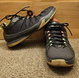 Nike Air Jordan CP3 VIII size 9